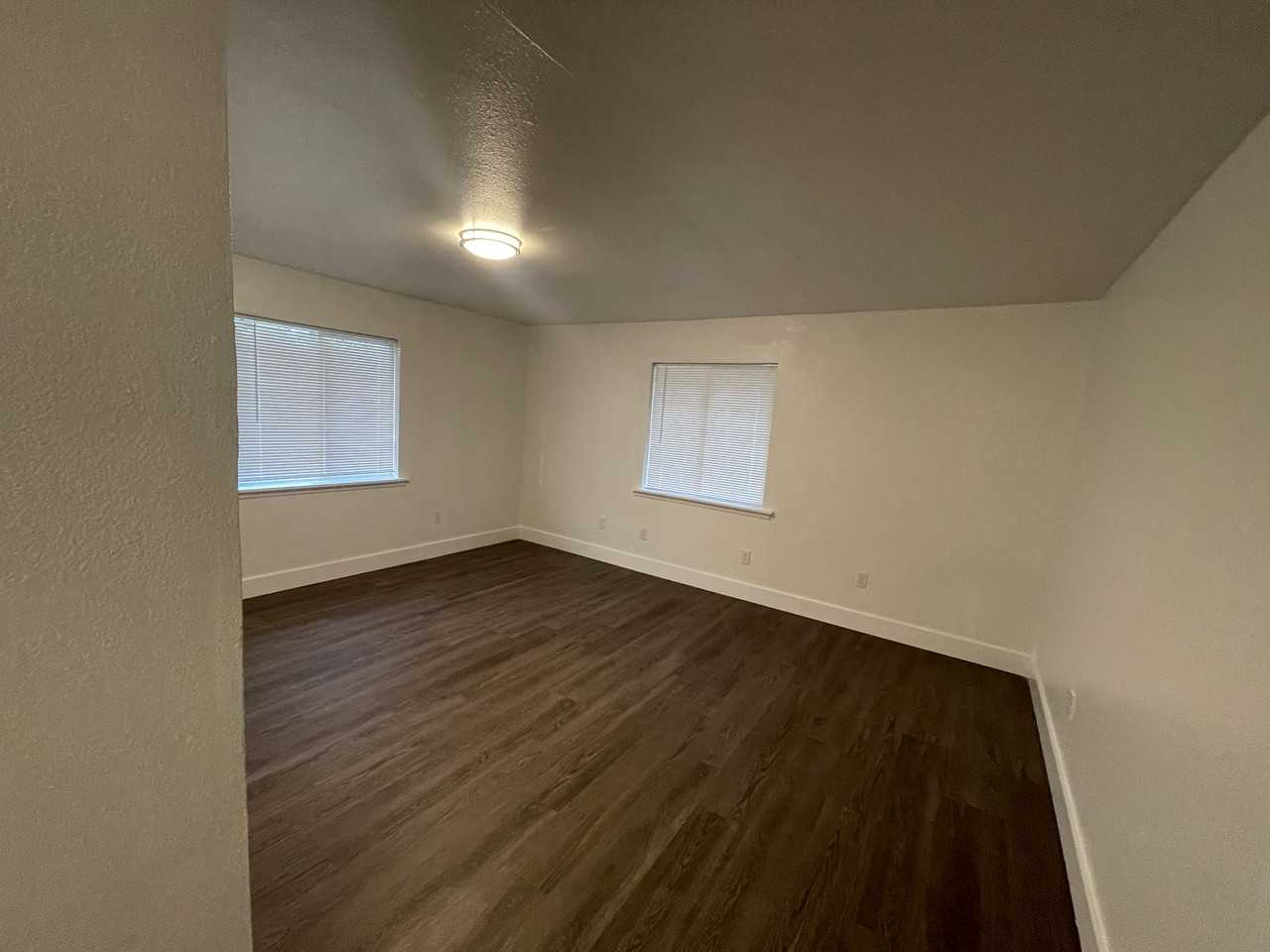 114 N Mill St #4 - Photo 4 of 11