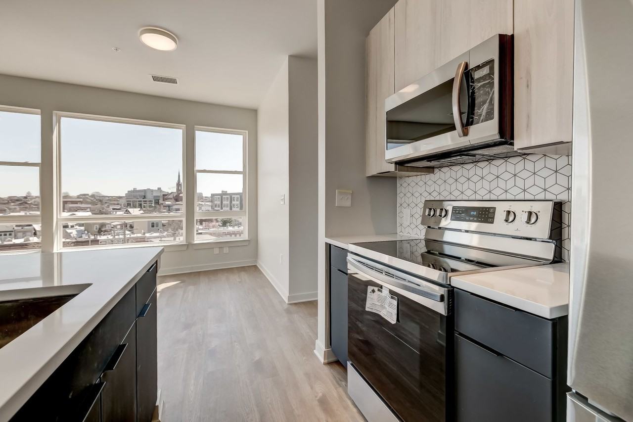For Rent: Modern Urban Living at 115 W Hamburg – Your Ideal City Retreat Awaits! - Photo 4 of 50