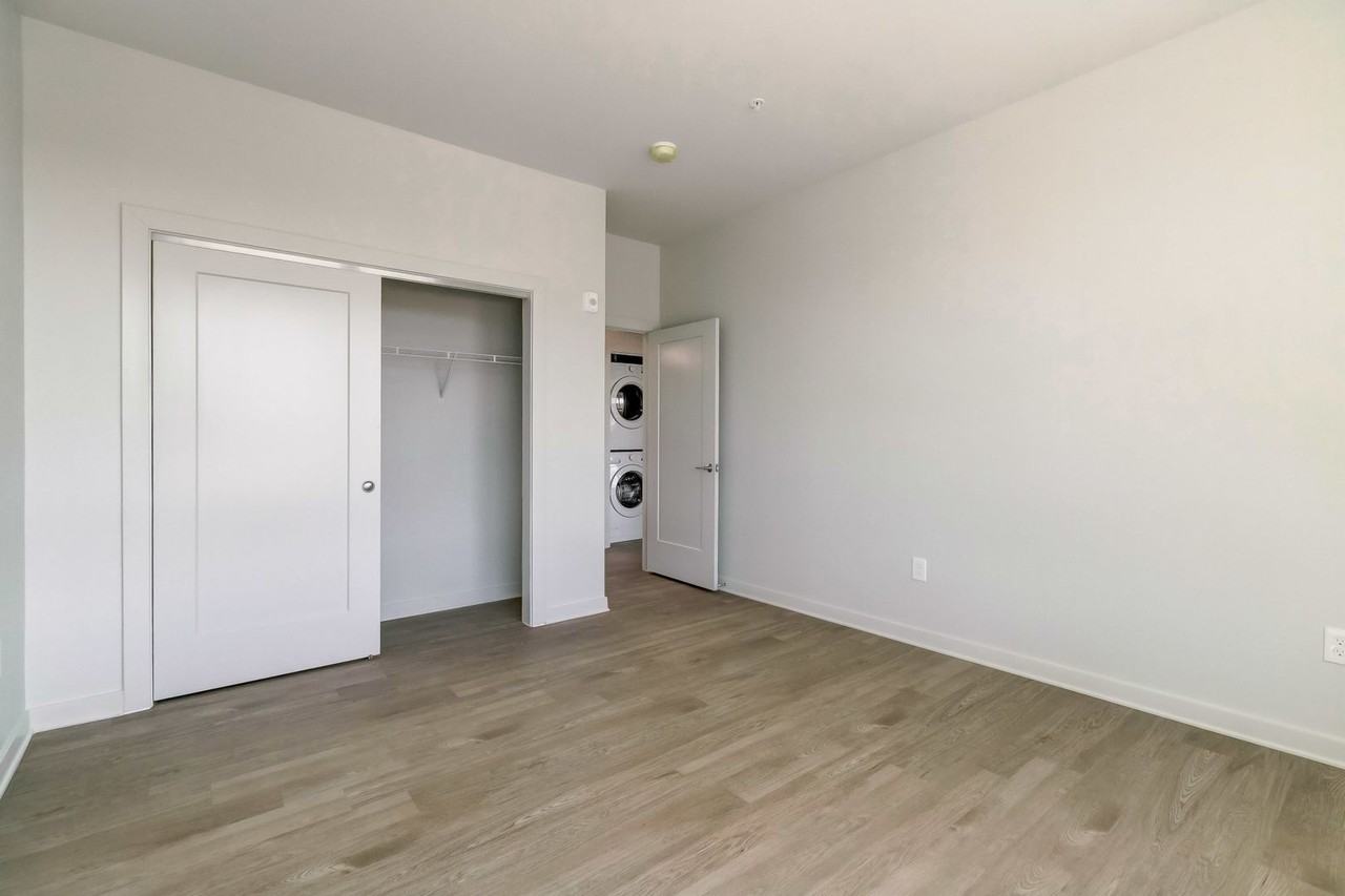 For Rent: Modern Urban Living at 115 W Hamburg – Your Ideal City Retreat Awaits! - Photo 6 of 50
