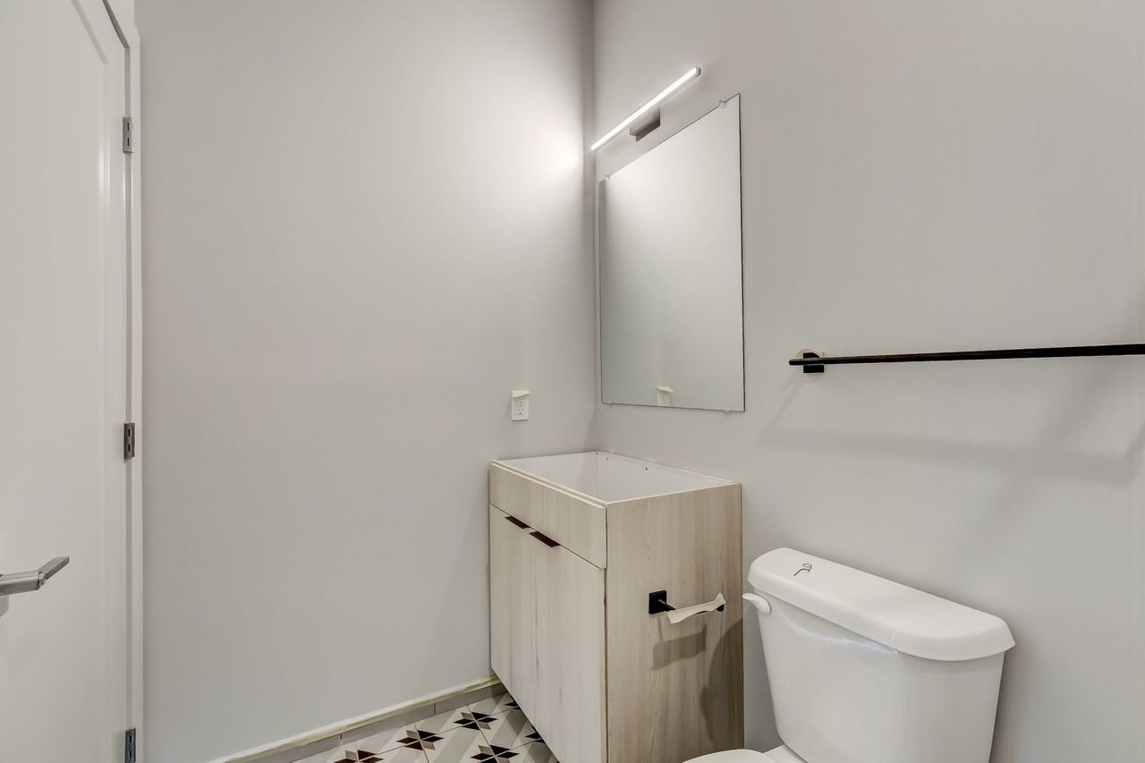 For Rent: Modern Urban Living at 115 W Hamburg – Your Ideal City Retreat Awaits! - Photo 7 of 50