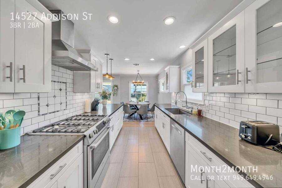 14527 Addison St - Photo 3 of 32