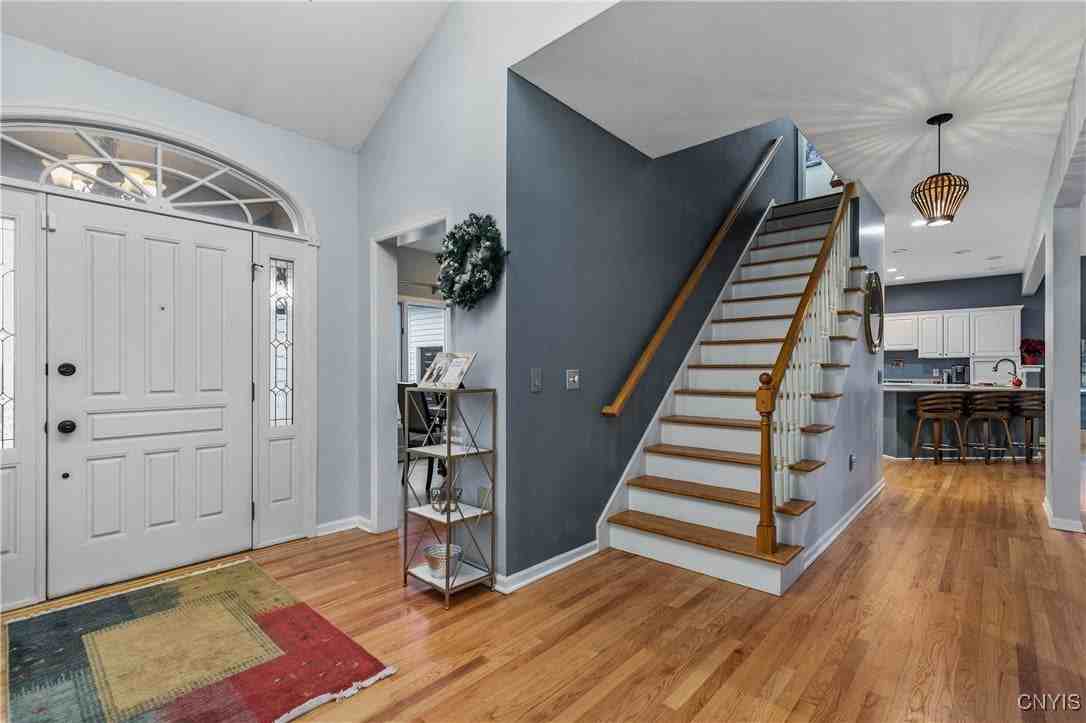 4892 Macgregor Ln - Photo 3 of 27