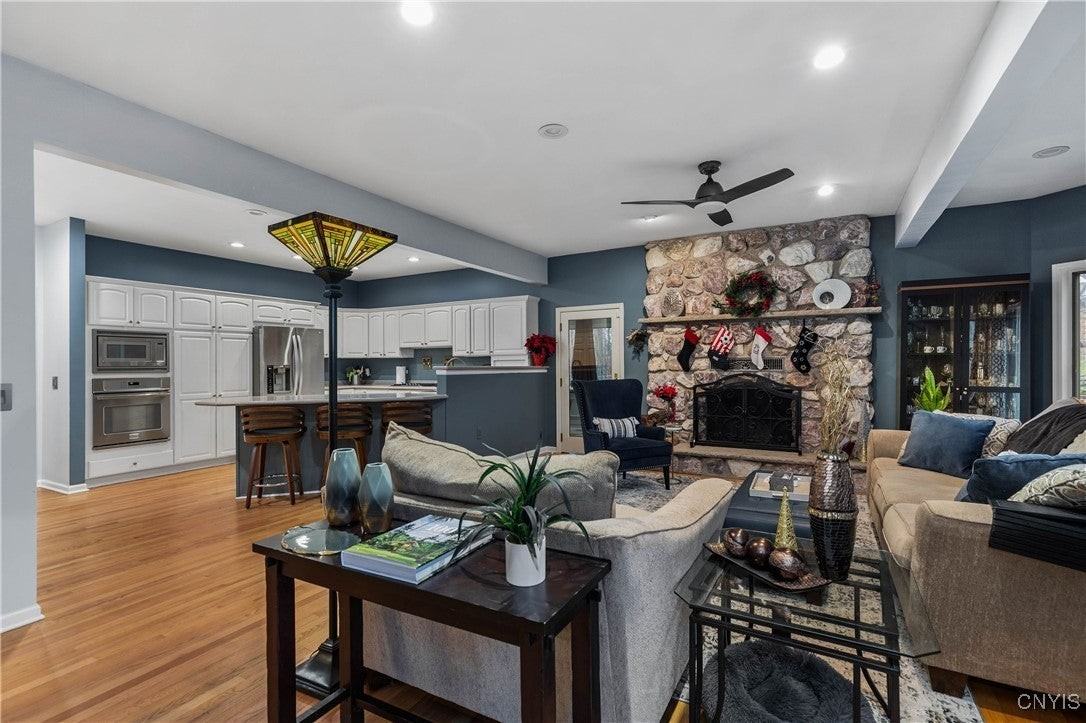 4892 Macgregor Ln - Photo 6 of 27