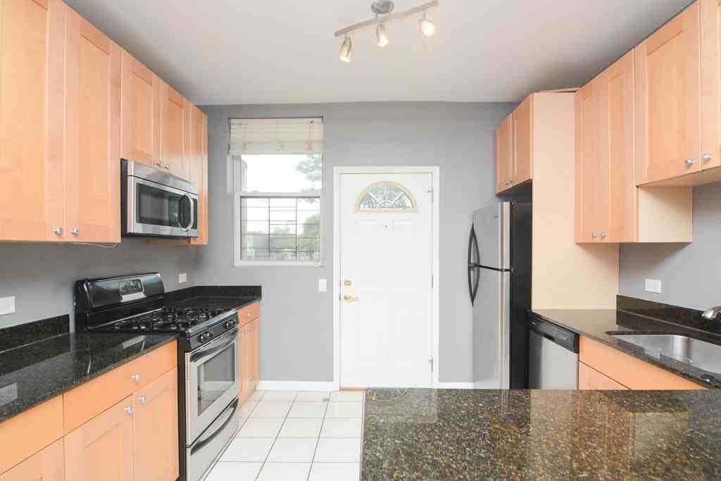 1421 West Jonquil Terrace #3 - Photo 2 of 21