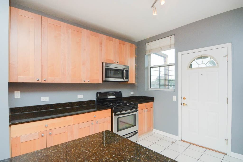 1421 West Jonquil Terrace #3 - Photo 3 of 21