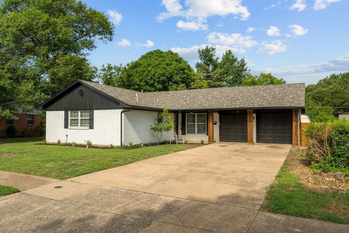8815 Hackney Ln - Photo 3 of 26