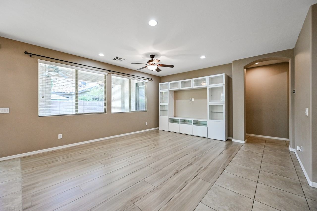 133 East Prescott Drive - Photo 3 of 31