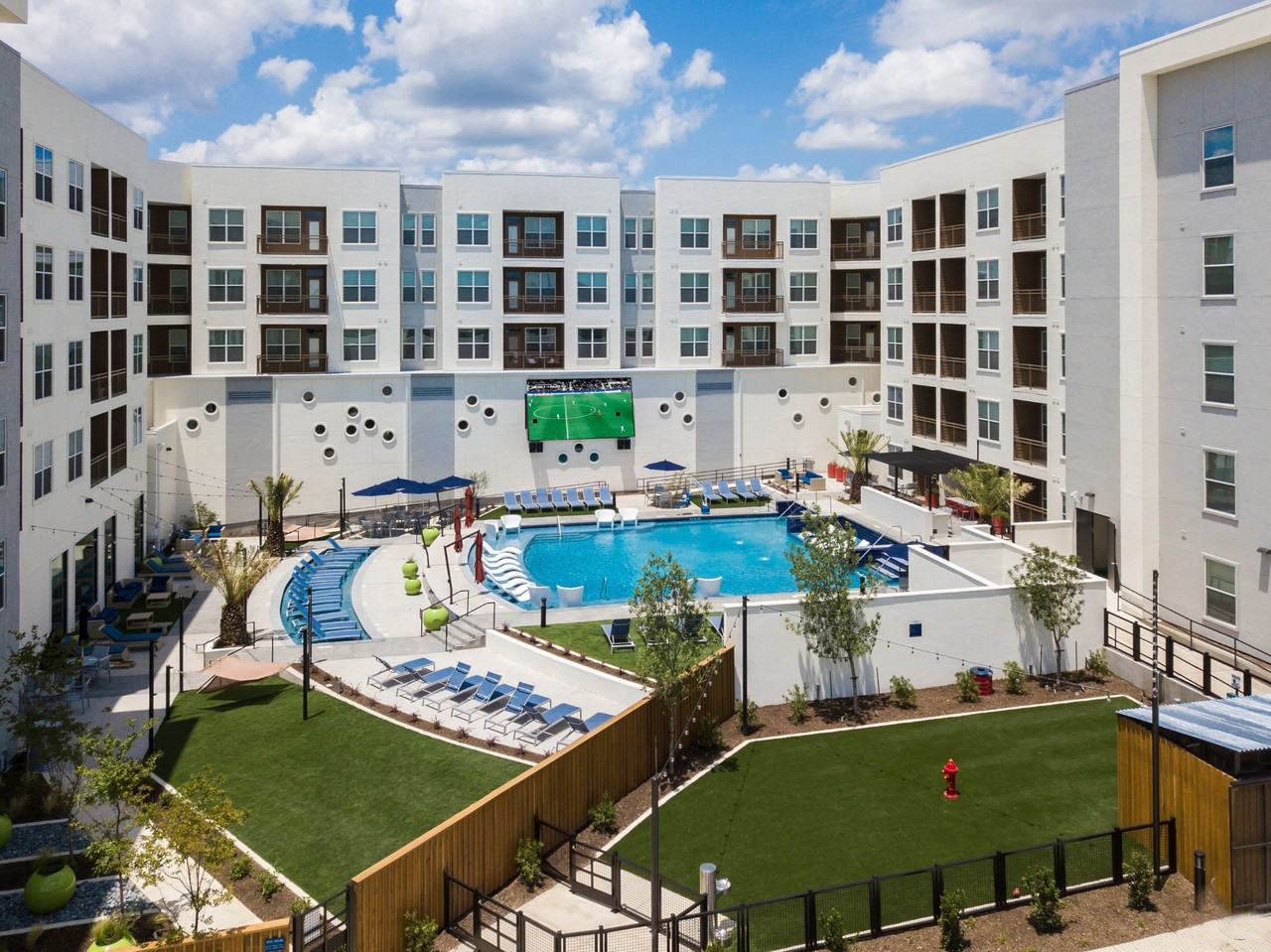 The Lyndon - Photo 2 of 21