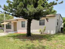 featured image of 641 N 68th Way