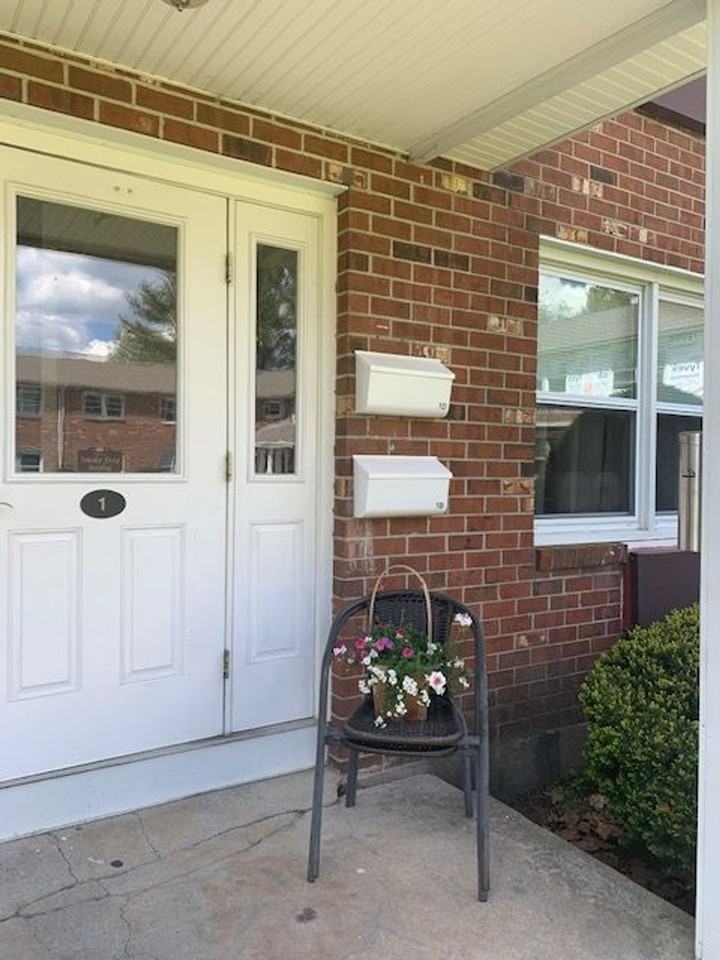 2 Bedroom Units With Heat and Hot Water AND ALL UTILITIES INCLUDED - Photo 2 of 11