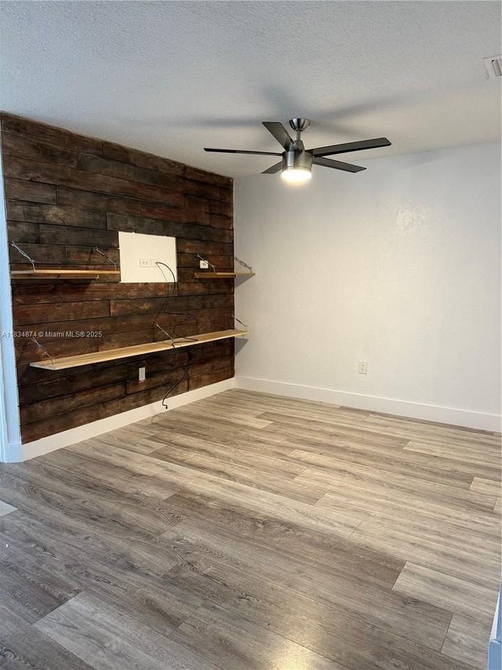 8992 Northwest 53rd Street #8922 - Photo 5 of 25