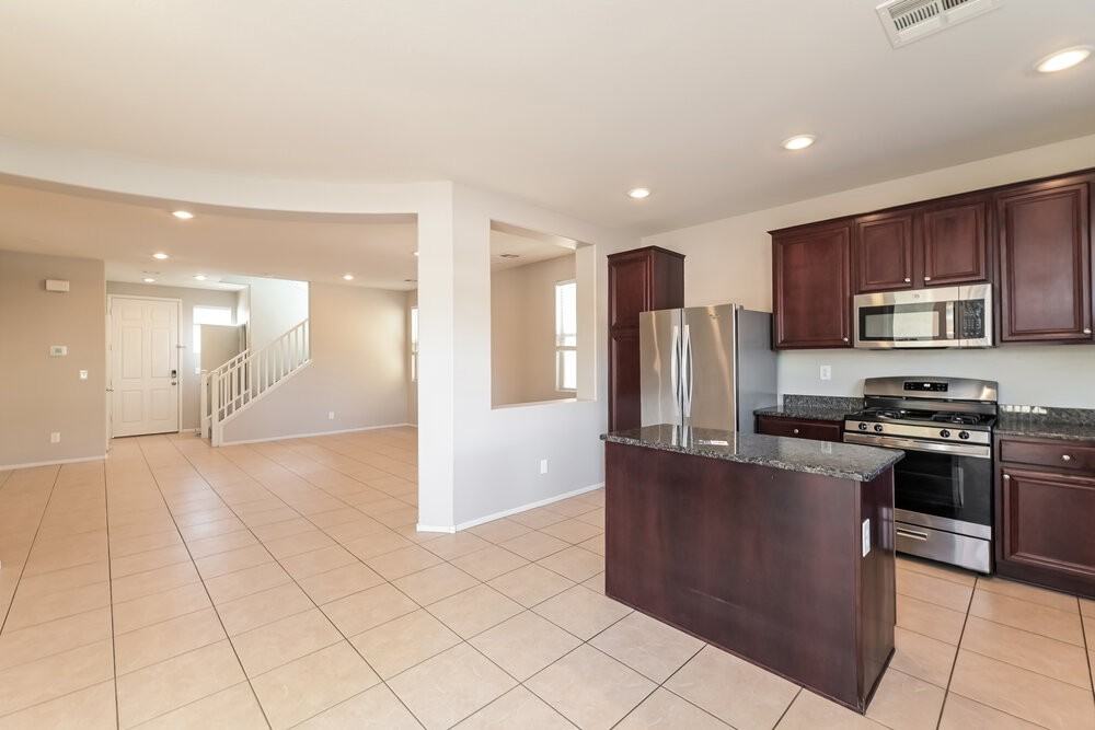 11548 Kindsland St - Photo 6 of 17