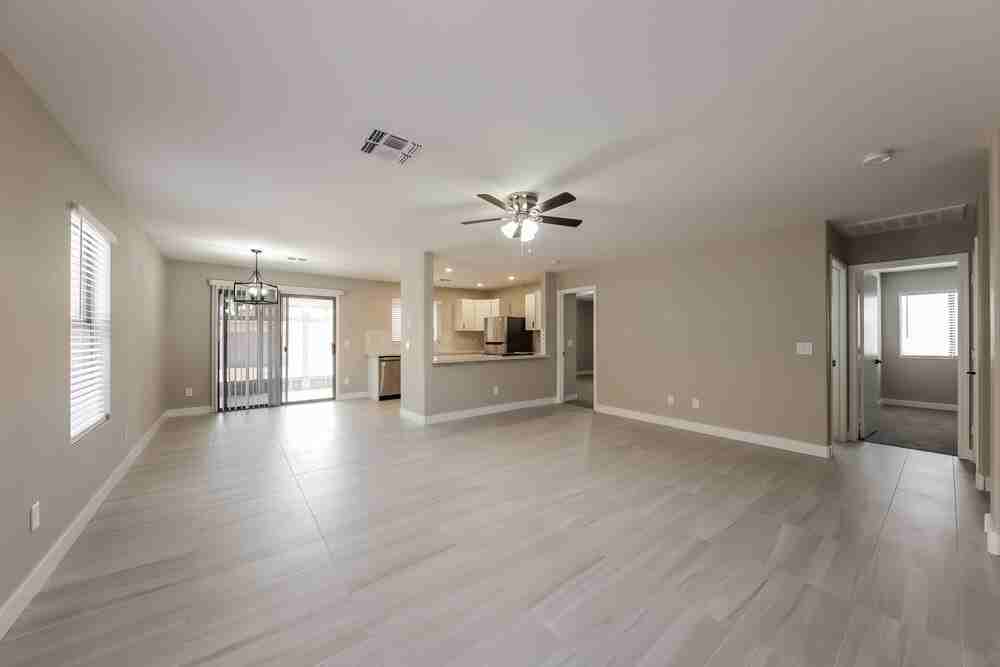 13859 W Tara Ln - Photo 3 of 19