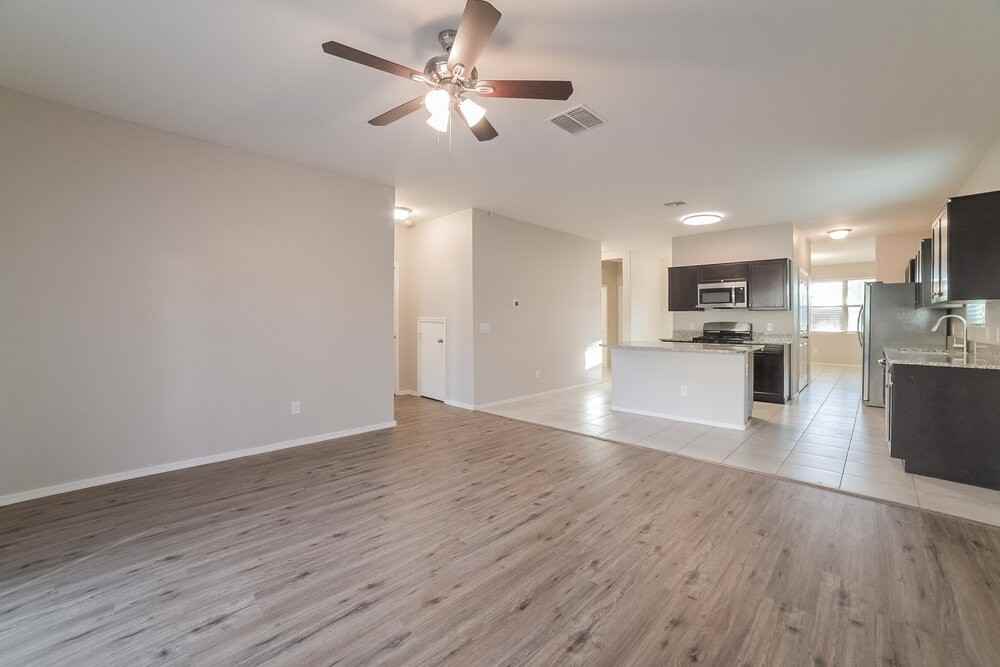 30242 W Earll Dr - Photo 5 of 20