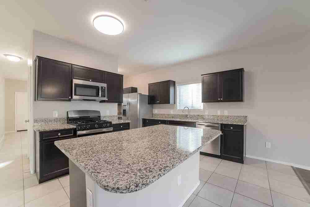 30242 W Earll Dr - Photo 6 of 20