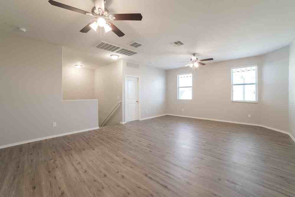 30242 W Earll Dr - Photo 7 of 20