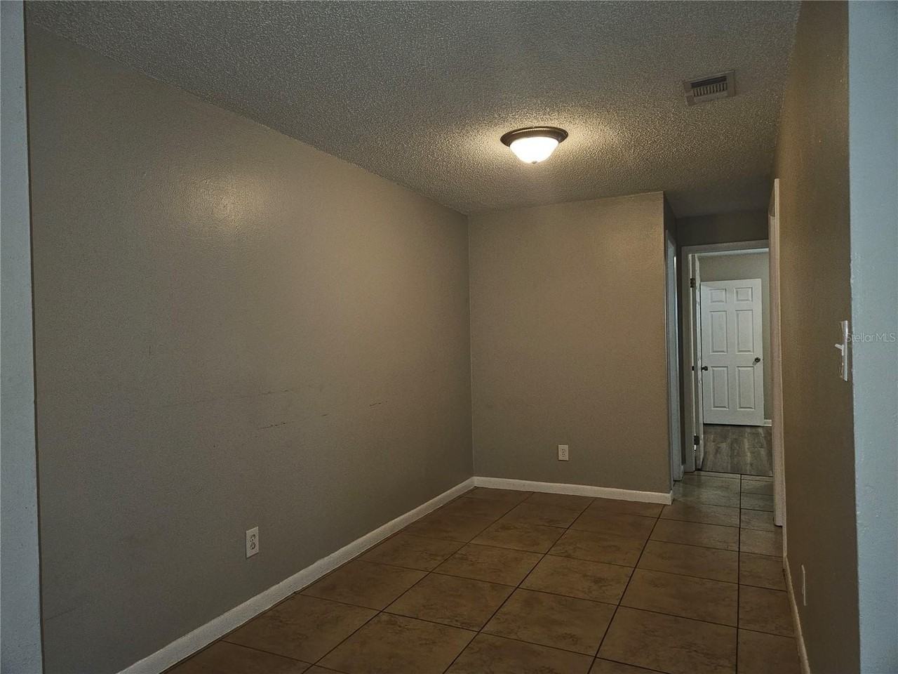 2410 W Cypress St #B - Photo 5 of 17