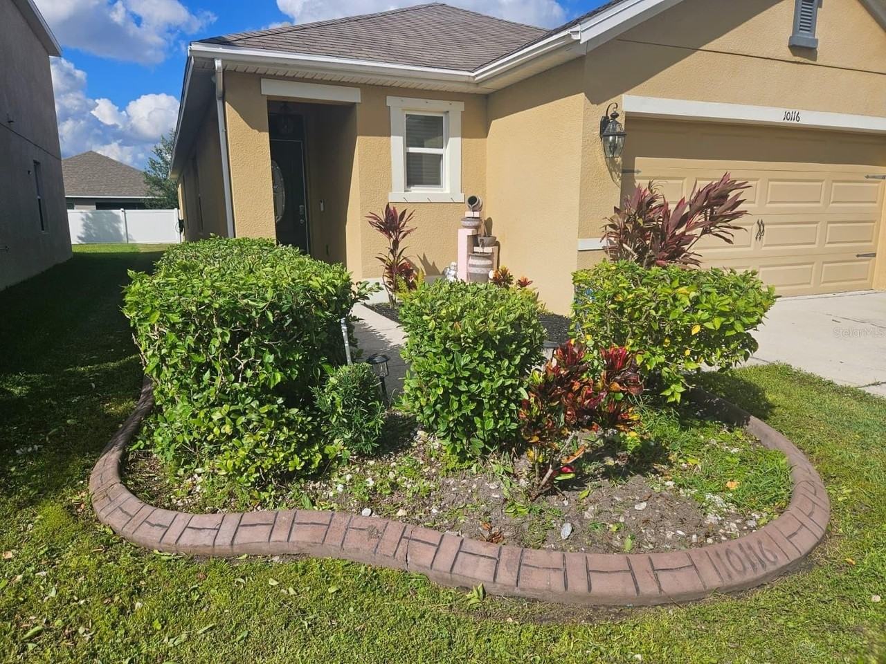 10116 Mangrove Well Rd - Photo 2 of 11