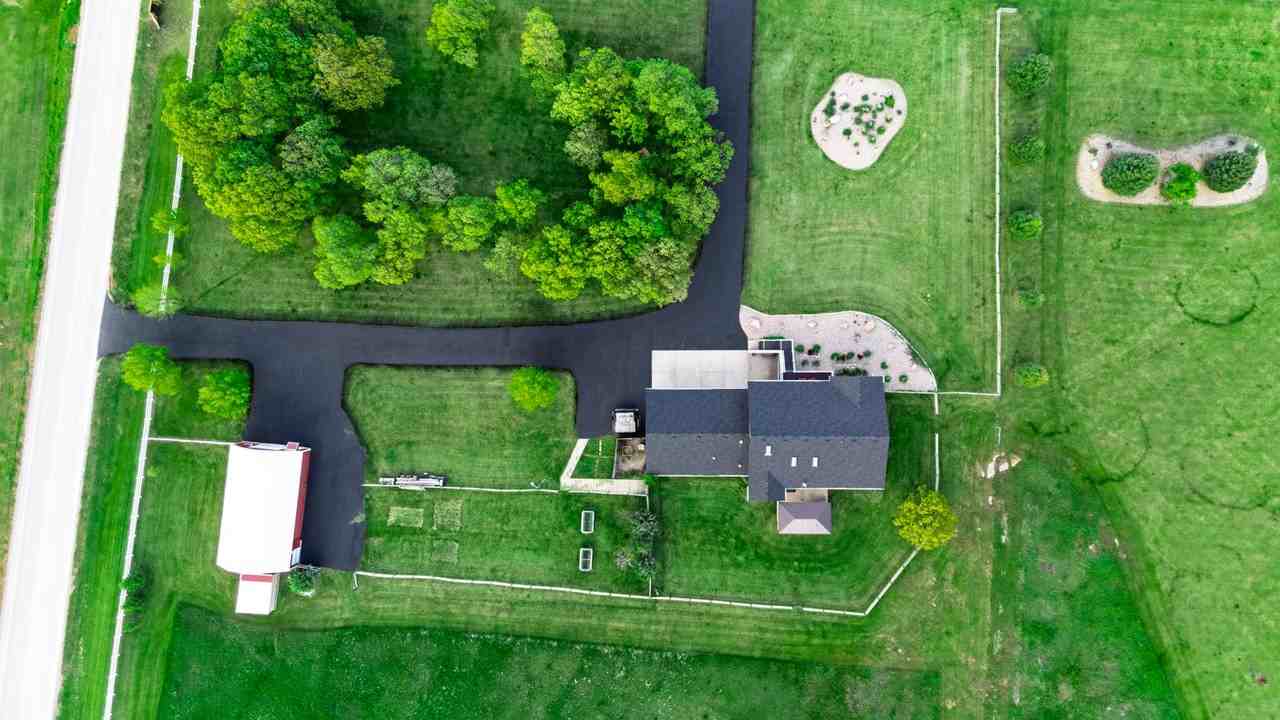 1605 Arizona Ave - Photo 3 of 15