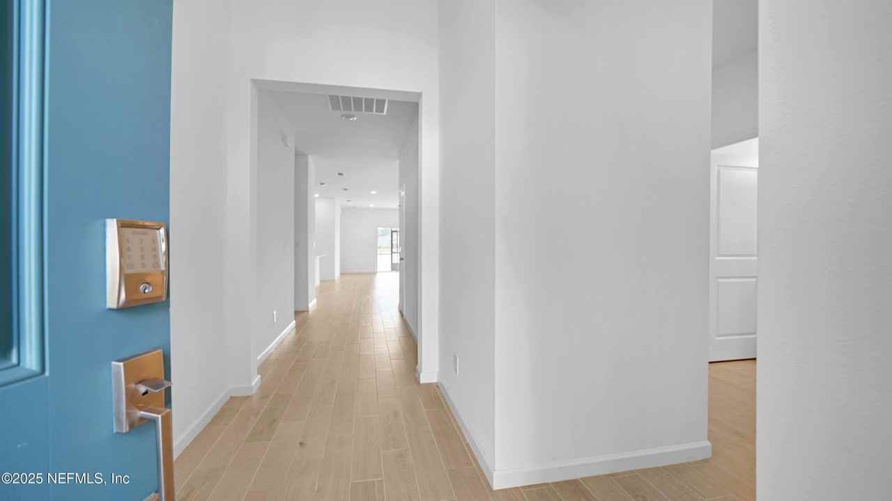 264 Lake Sinclair St - Photo 3 of 42