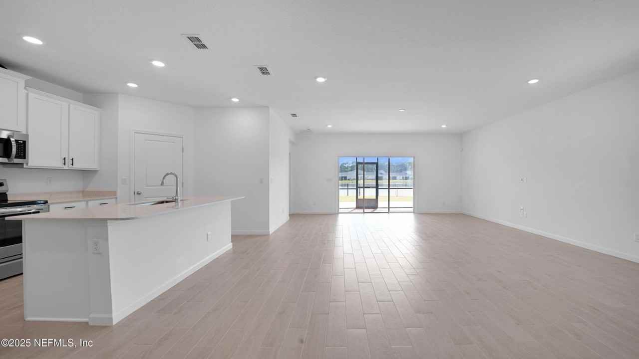 264 Lake Sinclair St - Photo 5 of 42