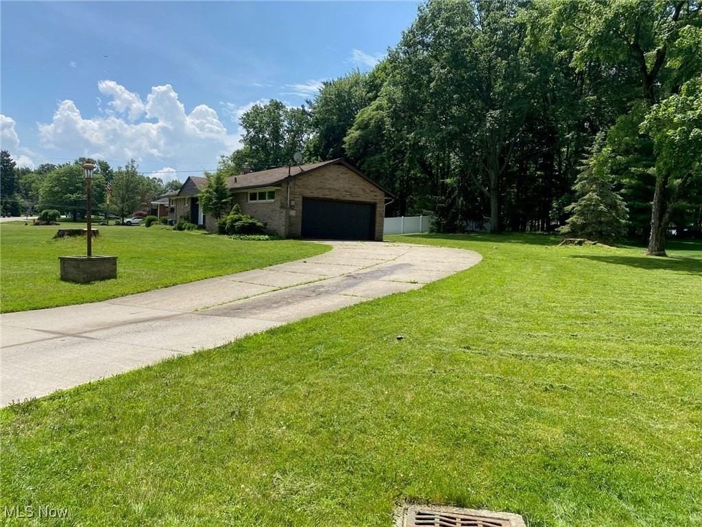 8260 Overlook Ave - Photo 2 of 15