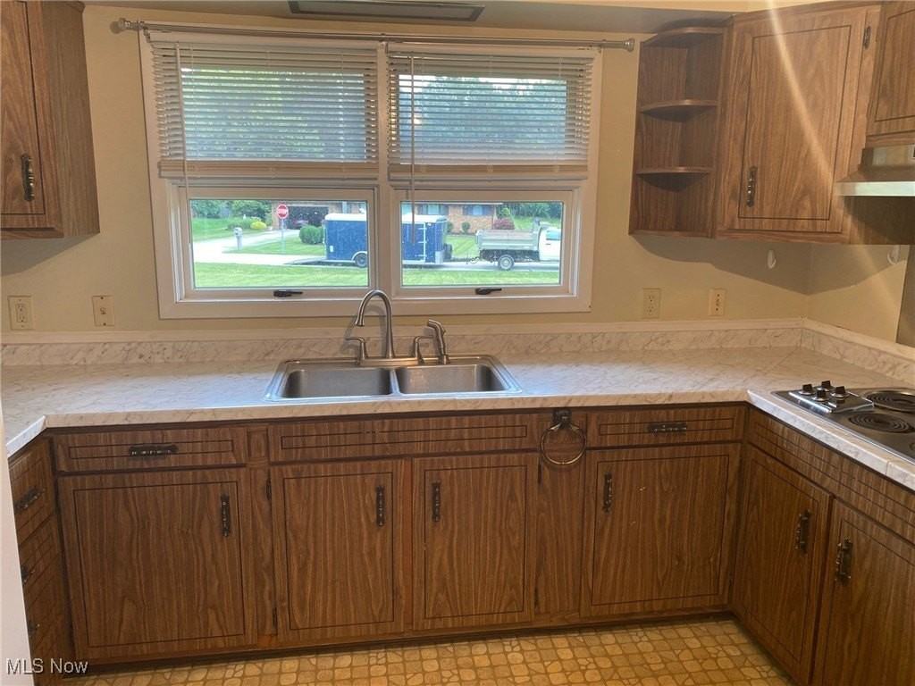 8260 Overlook Ave - Photo 6 of 15