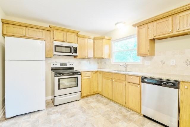 11609 Orchard Rd - Photo 3 of 20