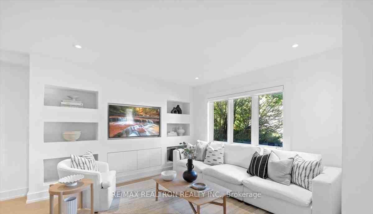 495 Saint Germain Avenue - Photo 4 of 24