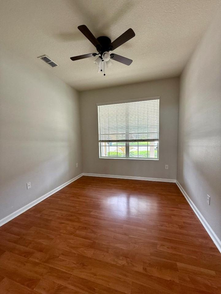 4234 Metron Dr - Photo 5 of 11