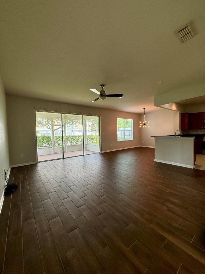 4234 Metron Dr - Photo 7 of 11