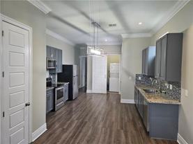2401 S Saratoga St - Photo 1 of 1