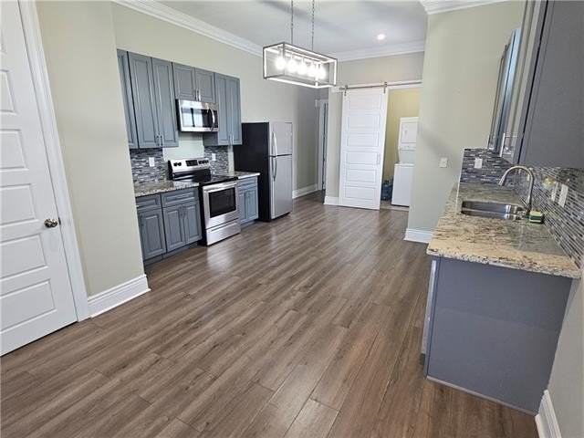 2401 S Saratoga St - Photo 6 of 26