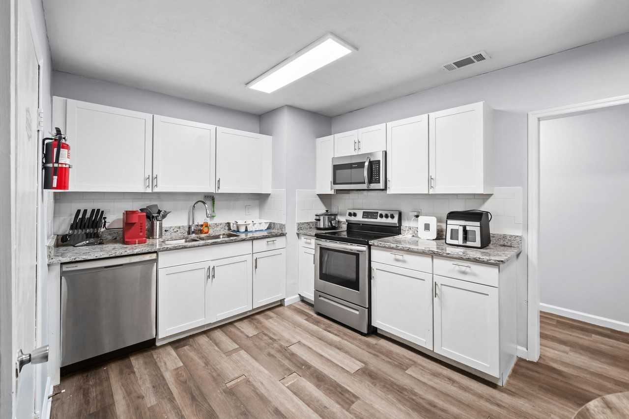 Seaboard Ave - Photo 5 of 13