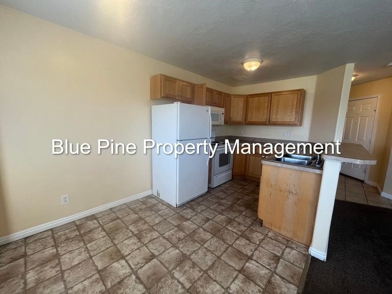 2488 Prospect Dr #4 - Photo 4 of 11