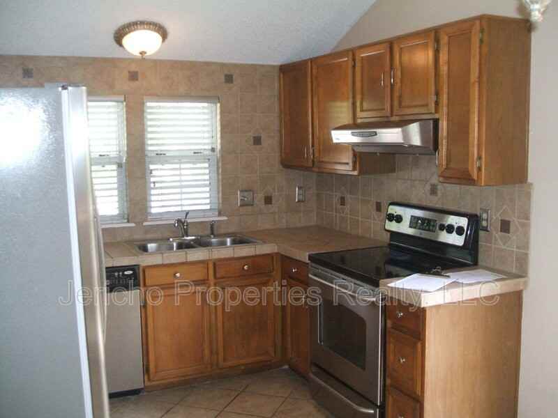 1250 S Flower Cir #D - Photo 3 of 4