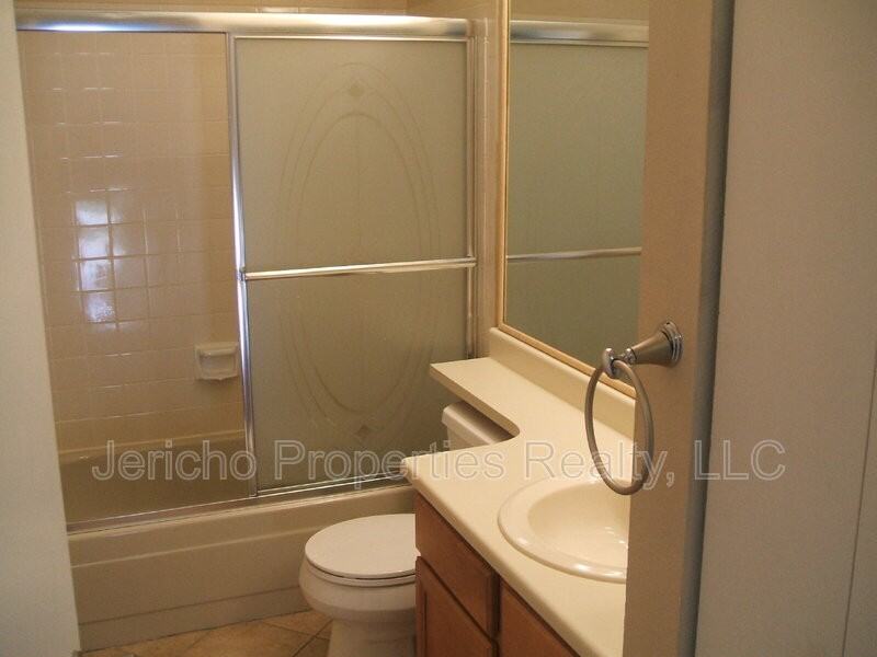 1250 S Flower Cir #D - Photo 4 of 4