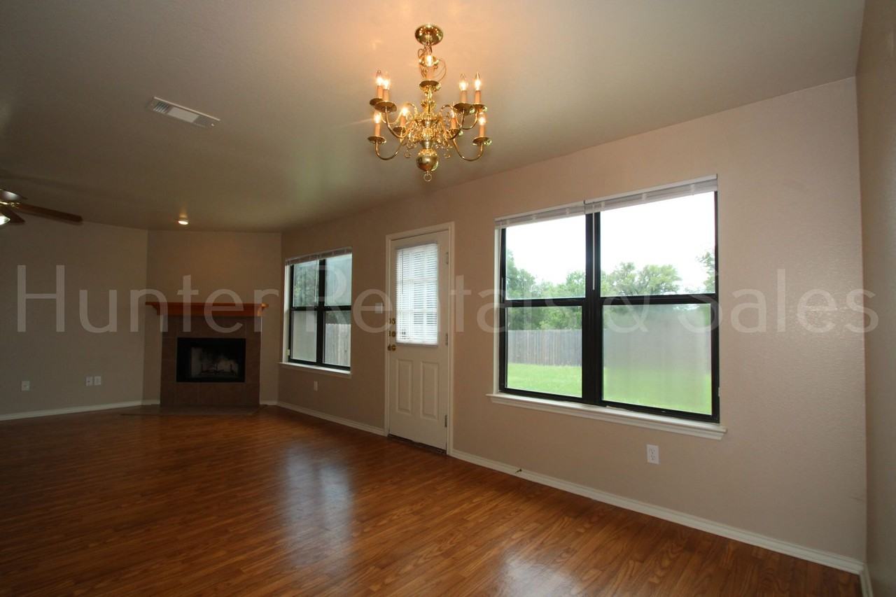1209 Katelyn Cir - Photo 7 of 28