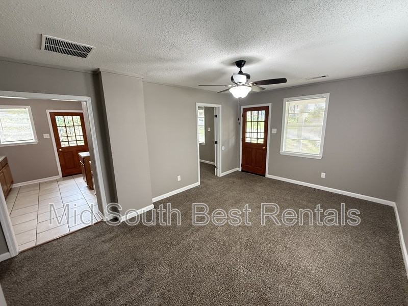 2142 Lowell Ave - Photo 2 of 9