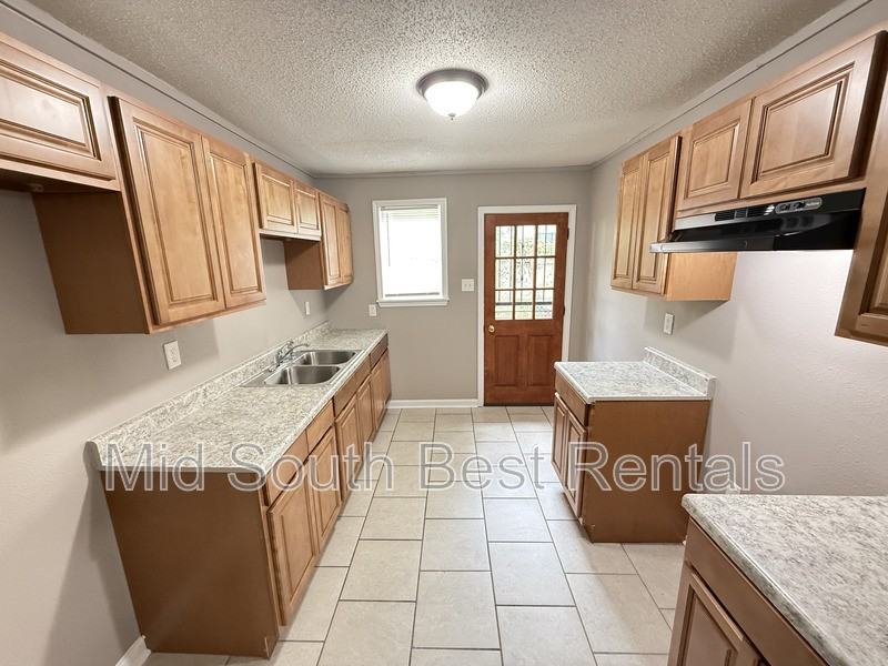 2142 Lowell Ave - Photo 3 of 9