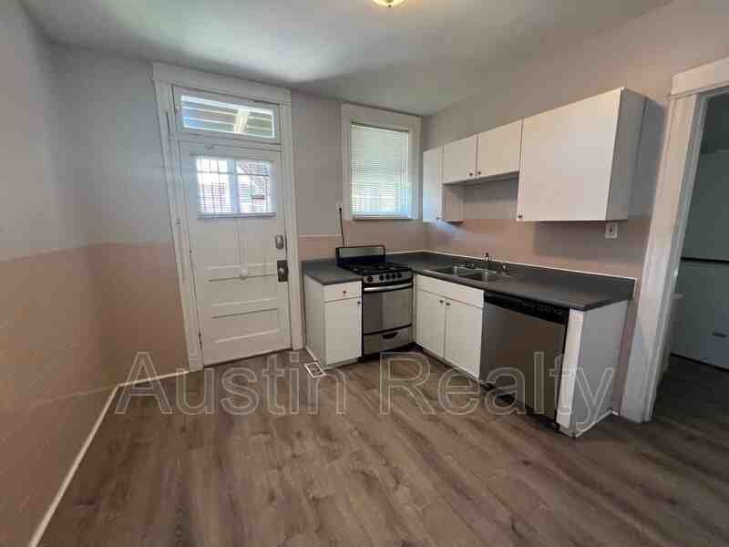 6041 Waterman Blvd #1NE - Photo 3 of 8