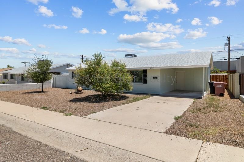 6719 E Latham St - Photo 2 of 20