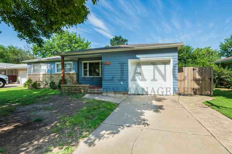 1847 N Richmond Ave - Photo 2 of 29