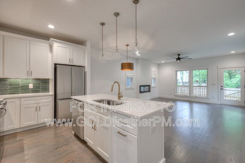 709B 23rd St - Photo 7 of 44