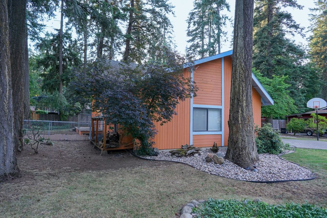 12183 N Amethyst Dr - Photo 3 of 46
