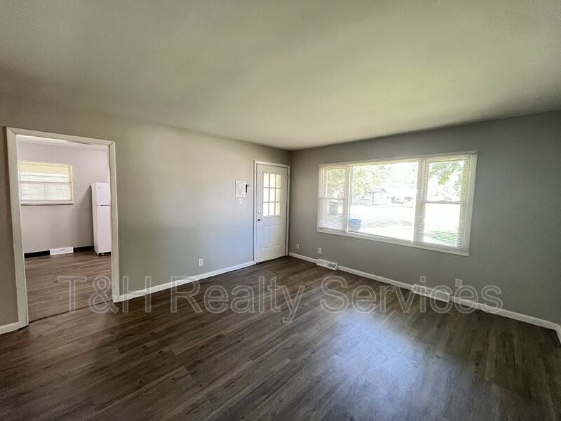 3035 S Hartman Dr - Photo 7 of 23