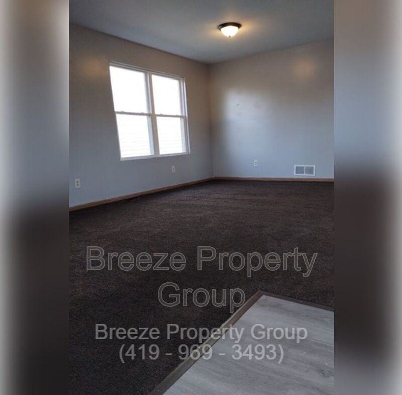 205 W Chalmers Ave - Photo 2 of 14