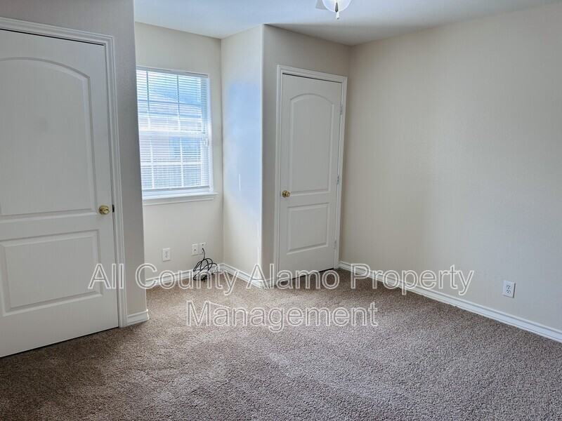 8127 Morning Grv - Photo 3 of 10