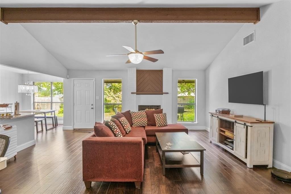 1506 Stratford Drive