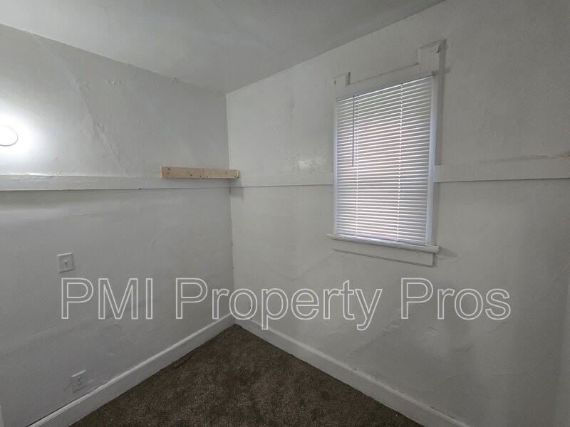 3138 N 11th St - Photo 3 of 6